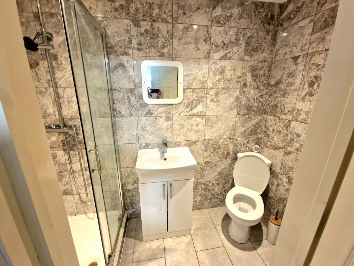 Mile End Budget Guesthouse London Eksteriør bilde