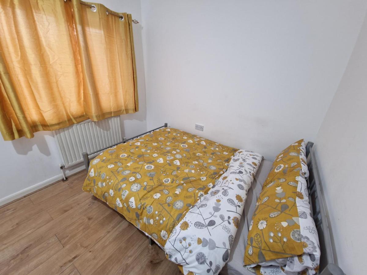 Mile End Budget Guesthouse London Eksteriør bilde